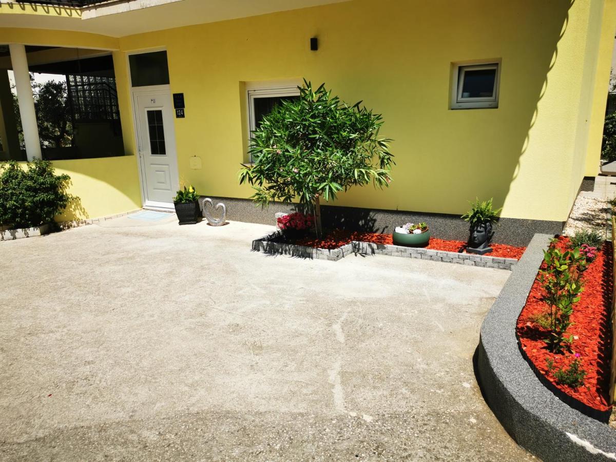 Villa Dalma Tučepi Exterior foto
